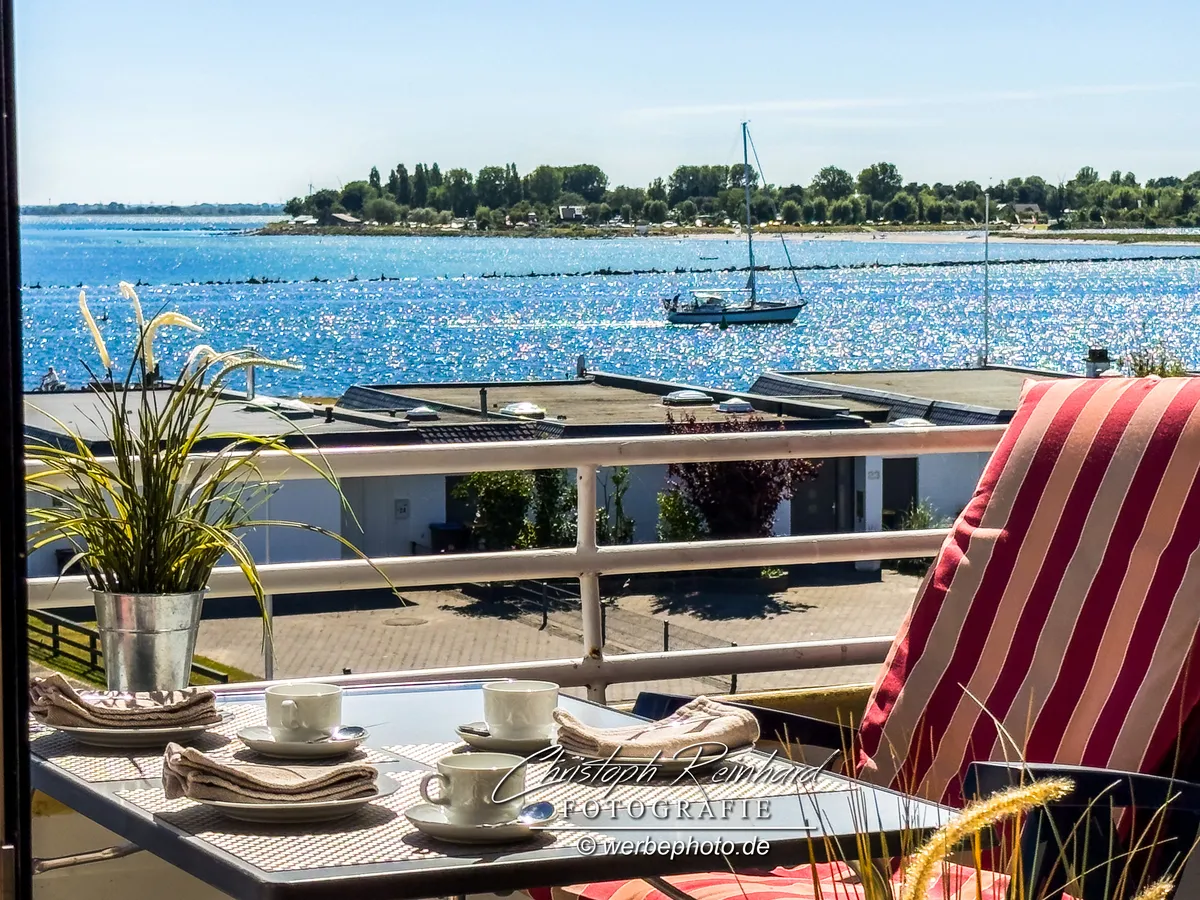Süd-West-Balkon mit Meerblick Möblierter Süd-West-Balkon mit Meerblick am Südstrand von Fehmarn