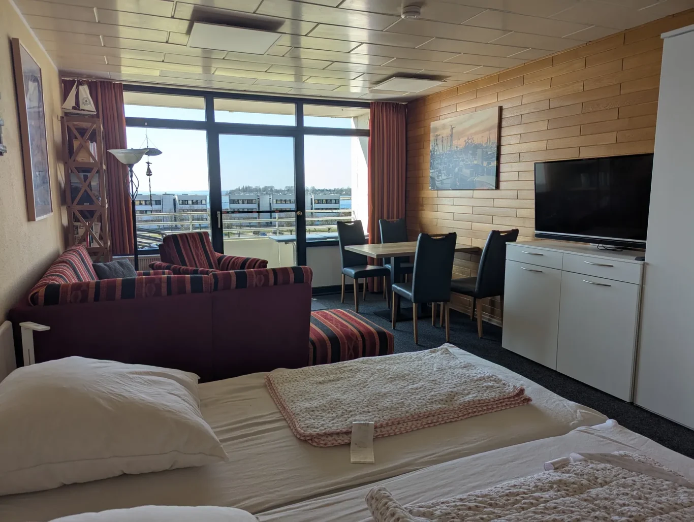Wohn-/Schlafzimmer Wohn- und Schlafbereich mit Ostseeblick auf Fehmarn