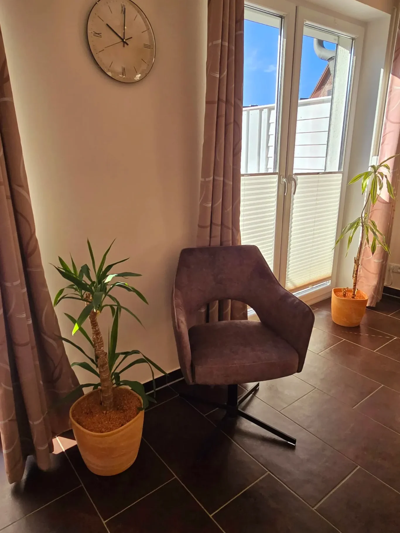 Wohnzimmer Sessel Sessel im Wohnbereich der Ferienwohnung auf Fehmarn