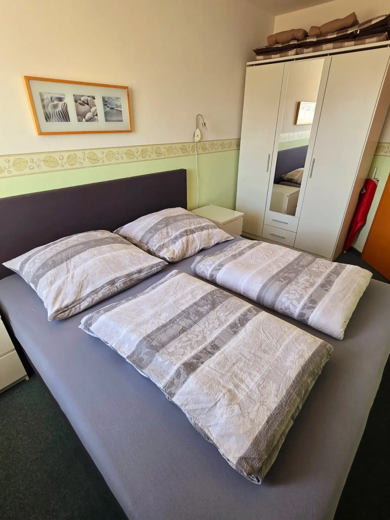 sep. Schlafzimmer Schlafzimmer mit Doppelbett in Ferienwohnung am Südstrand Fehmarn