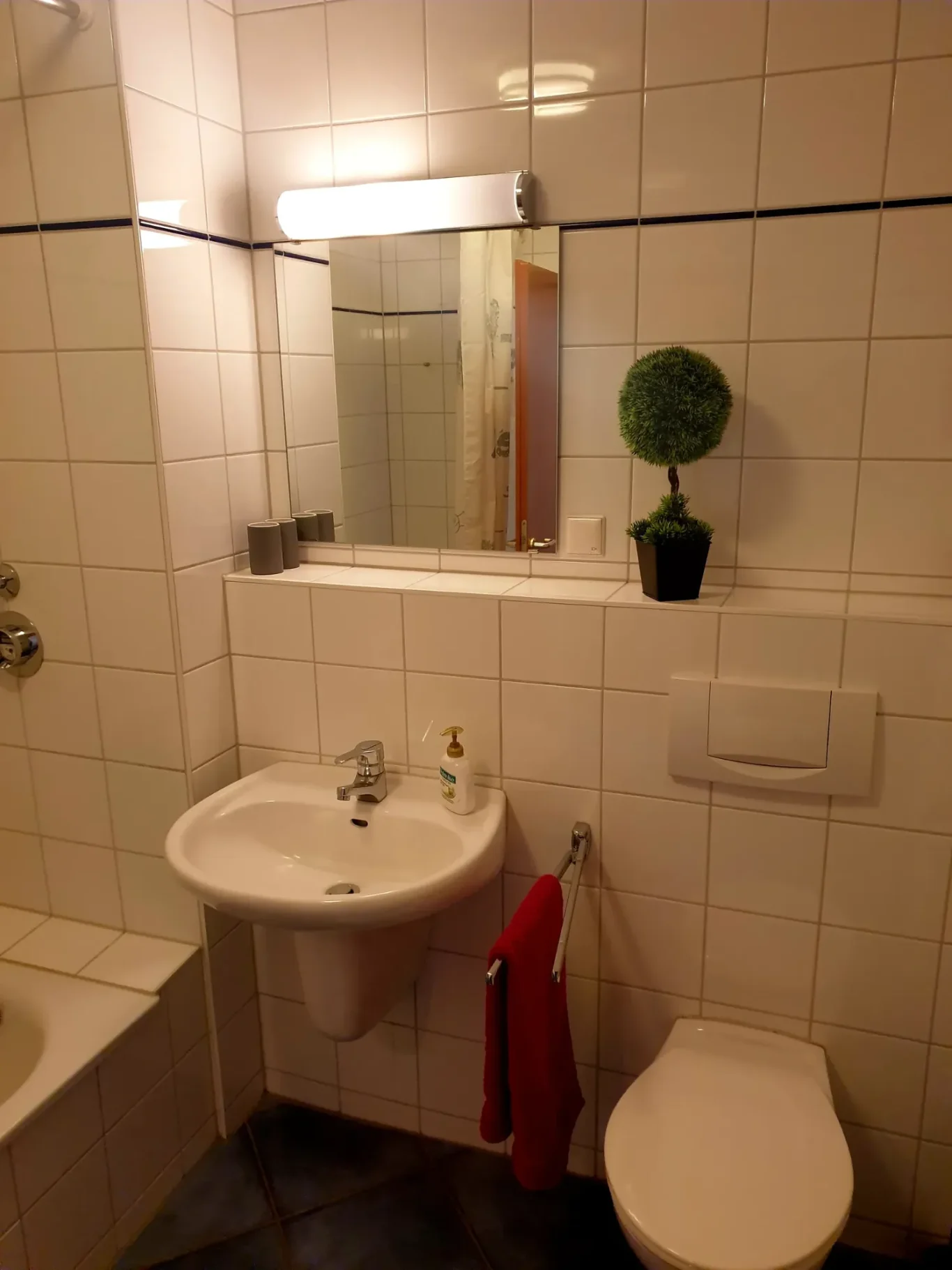 Badezimmer Badezimmer mit Badewanne in der Ferienwohnung auf Fehmarn