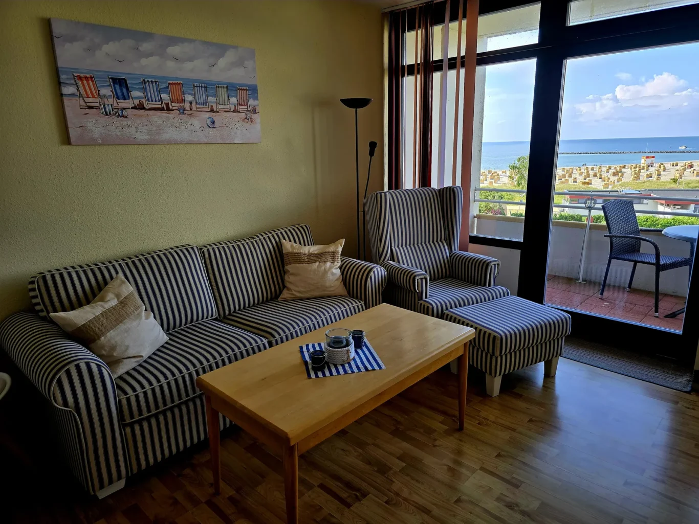 Wohn-/Schlafzimmer Wohnzimmer mit Ostseeblick in Ferienwohnung am Südstrand Fehmarn