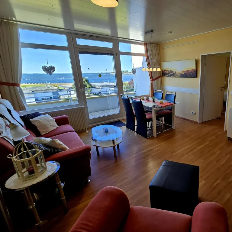 Essbereich mit Ostseeblick in Ferienwohnung am Südstrand Fehmarn
