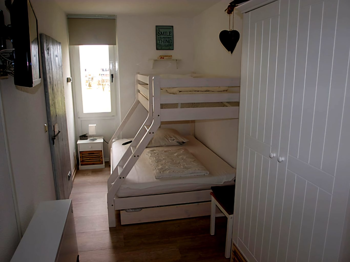 sep. Schlafzimmer mit Etagenbett