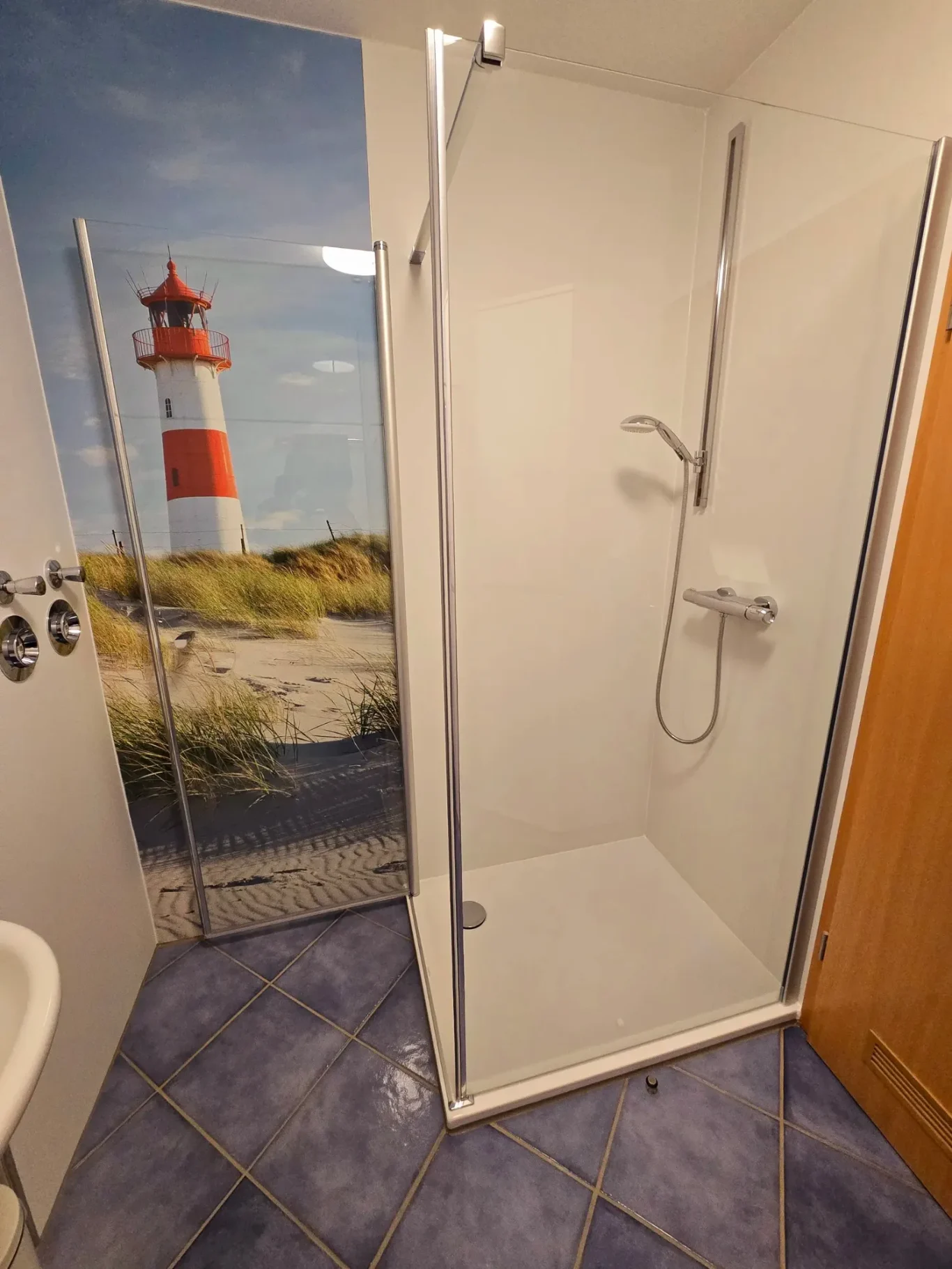 Badezimmer Dusche im Badezimmer der Ferienwohnung auf Fehmarn