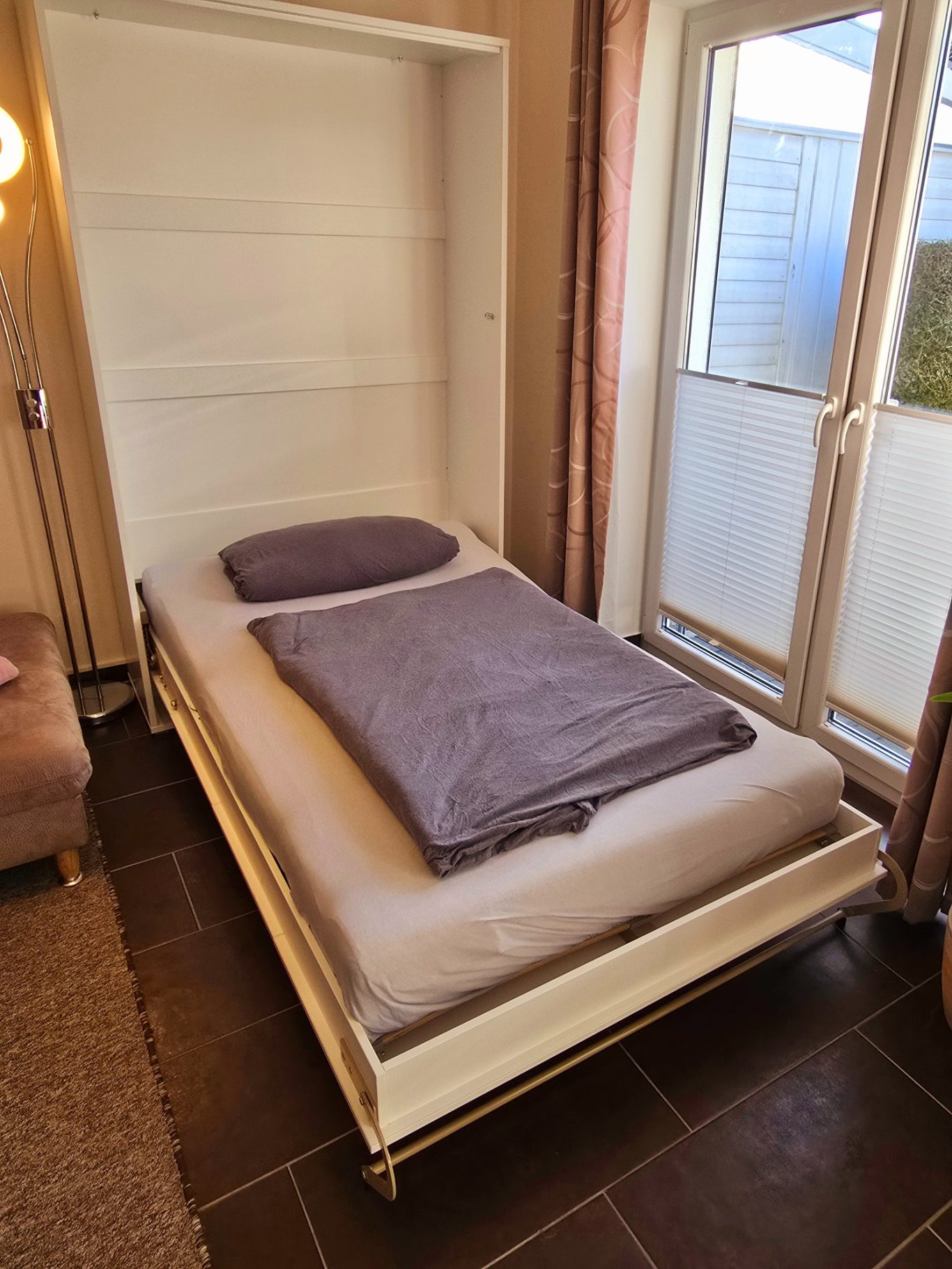 Wohn-/Schlafzimmer Schrankbett