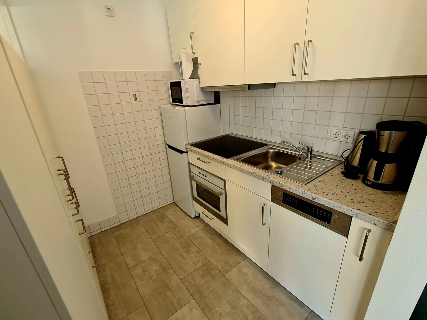 Küchenzeile Küche in Ferienwohnung am Südstrand Fehmarn