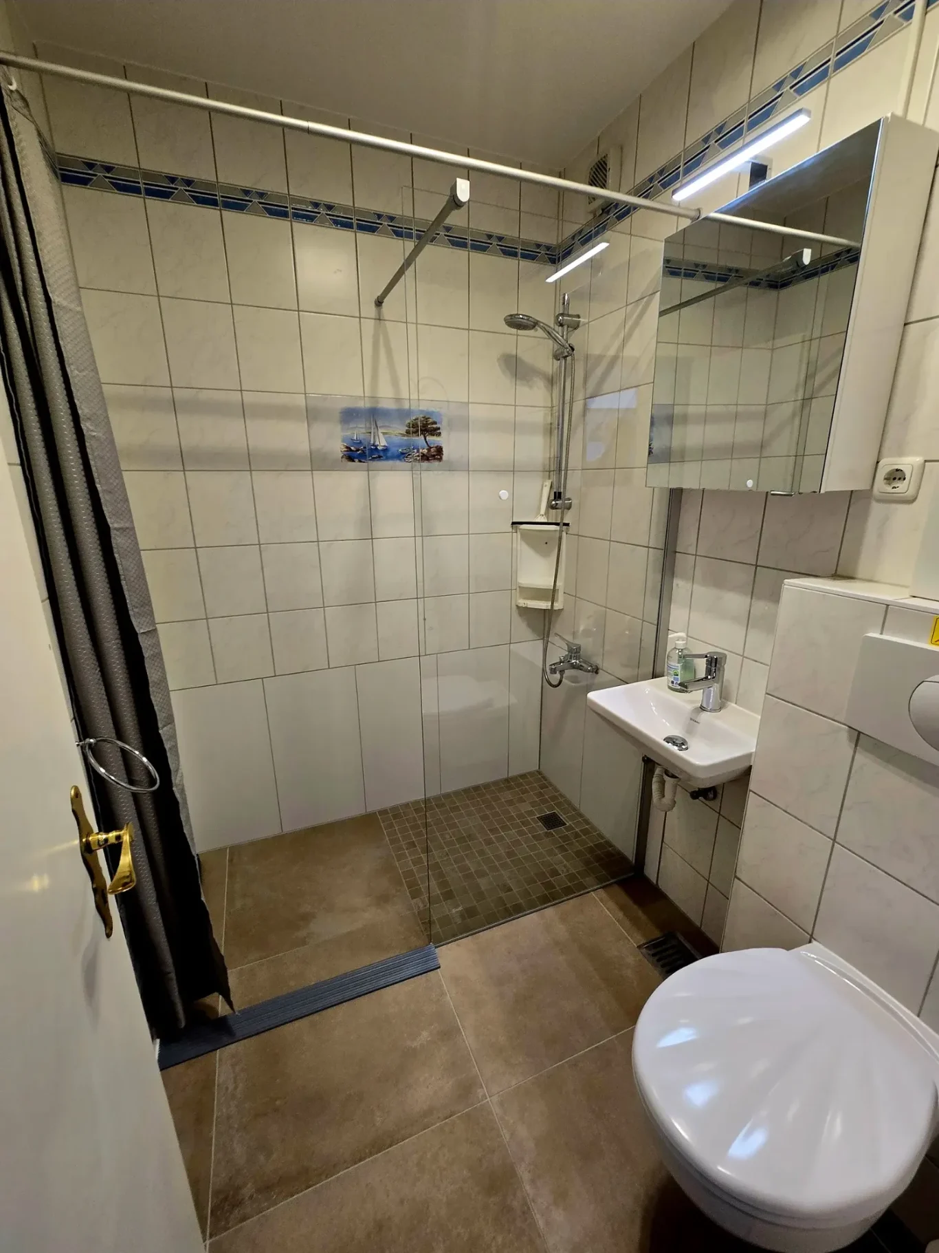 Badezimmer Badezimmer mit Dusche in Ferienwohnung auf Fehmarn