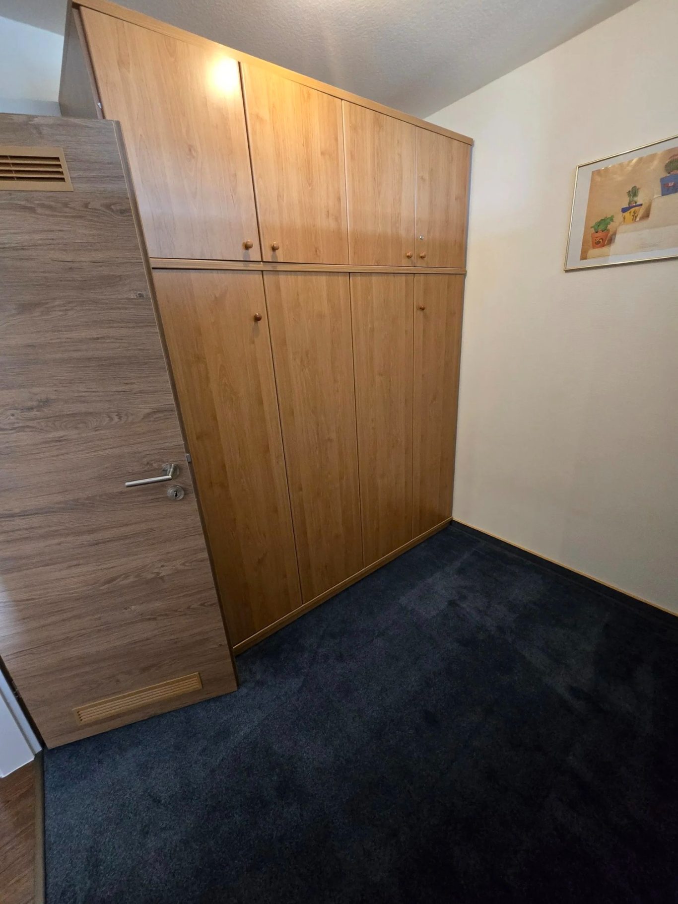 sep. Schlafzimmer Schlafnische mit Schrankbett in Ferienwohnung auf Fehmarn