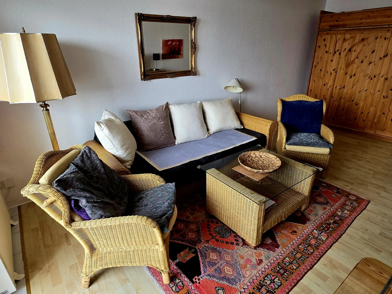 Wohn-/Schlafzimmer Wohnzimmer mit Sofa auf Fehmarn