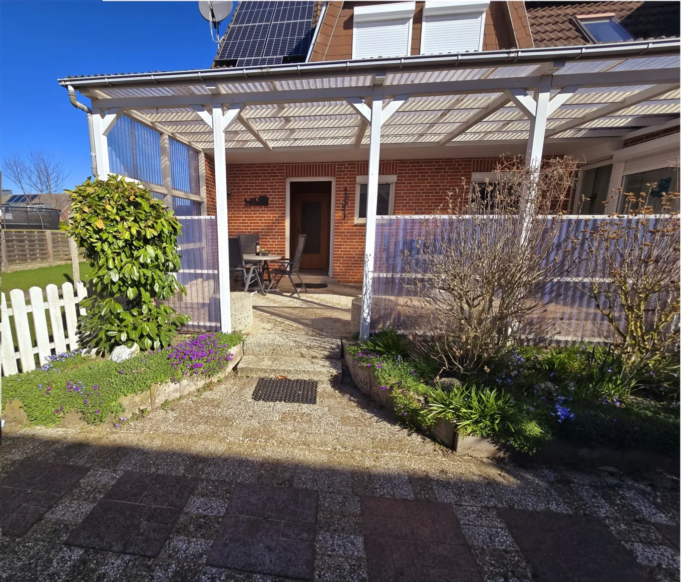 Außenansicht Sonnige Terrasse der Ferienwohnung auf Fehmarn