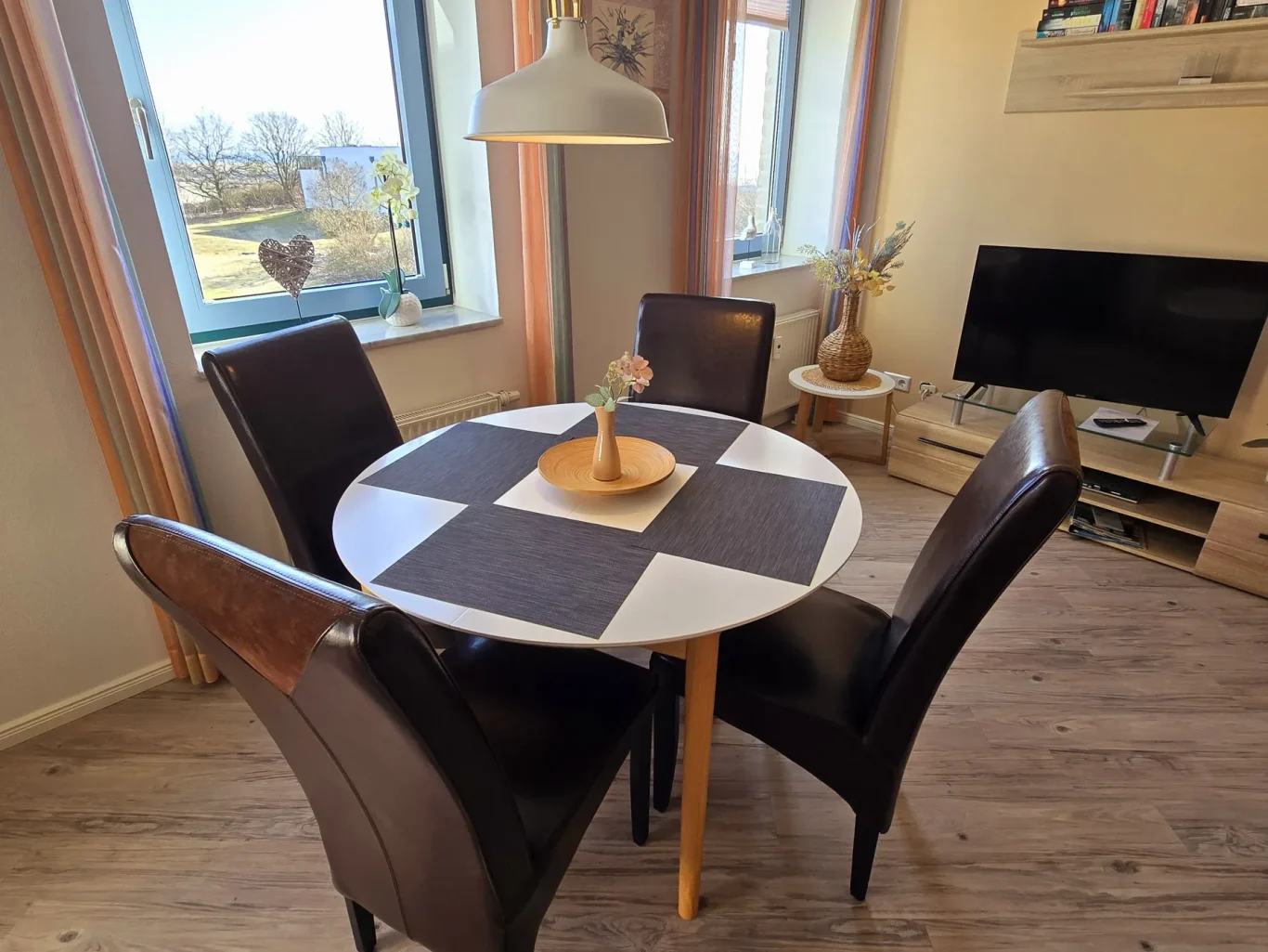 Esstisch Essbereich in Ferienwohnung am Südstrand Fehmarn