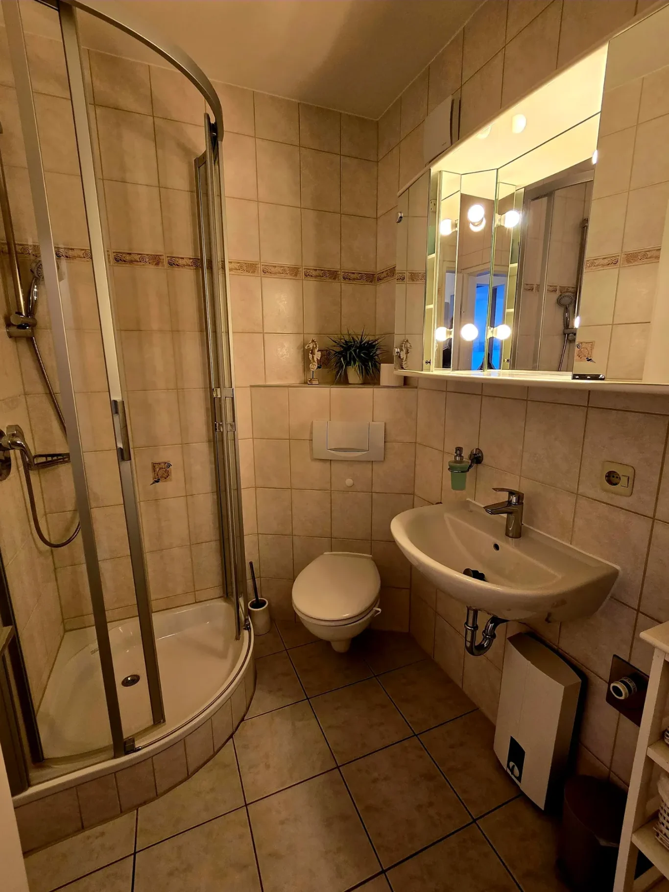 Badezimmer Badezimmer mit Dusche in Ferienwohnung auf Fehmarn