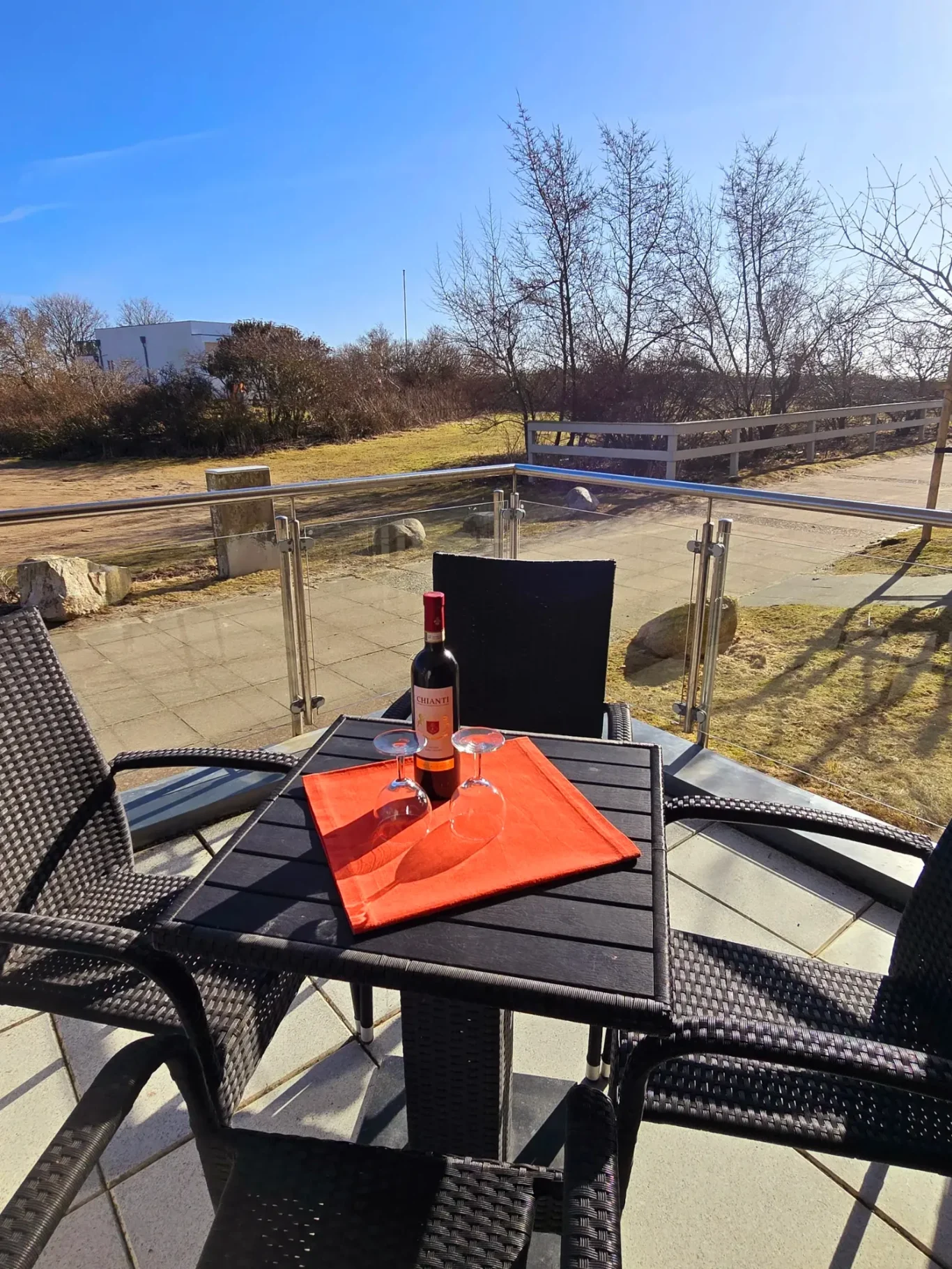 Balkon Balkon mit Sitzmöbeln in Ferienwohnung auf Fehmarn